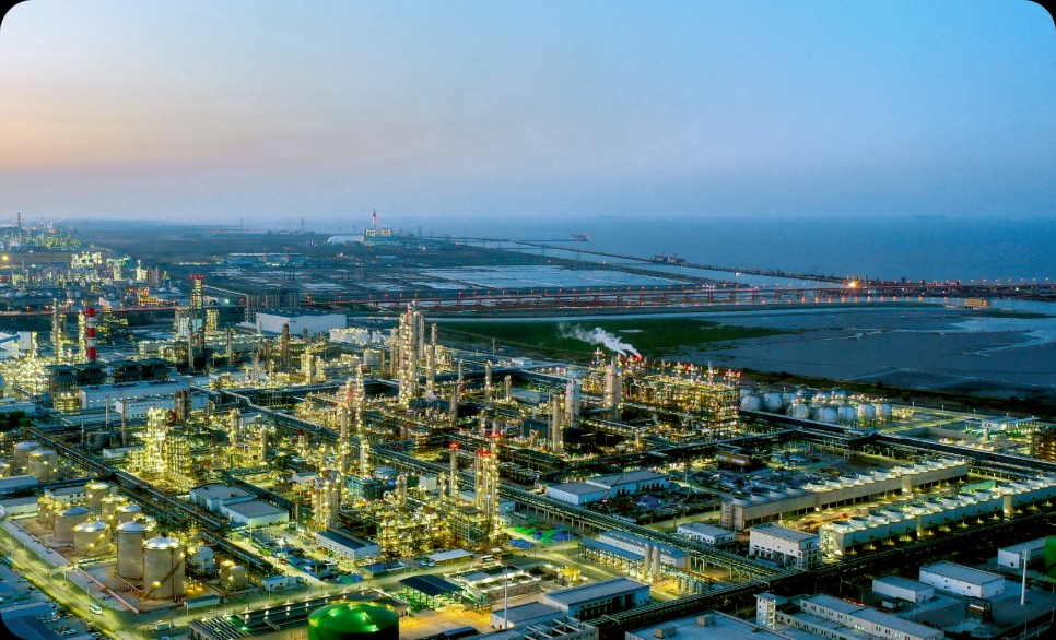 澳门线上博彩官网平台技术“三位一体”AI巡检天团落地镇海炼化“巨无霸”罐区