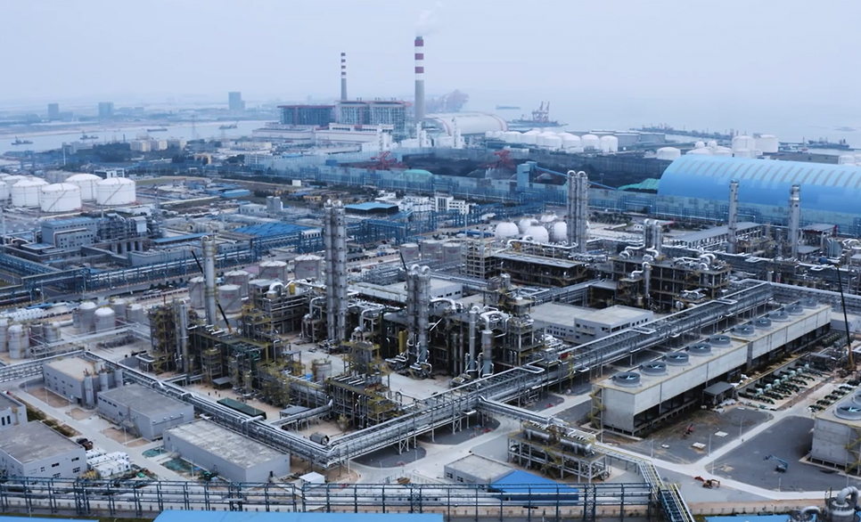 从数据孤岛到智能协同澳门线上博彩官网平台技术以工业AI赋能广西华谊打造千亿级石化产业标杆